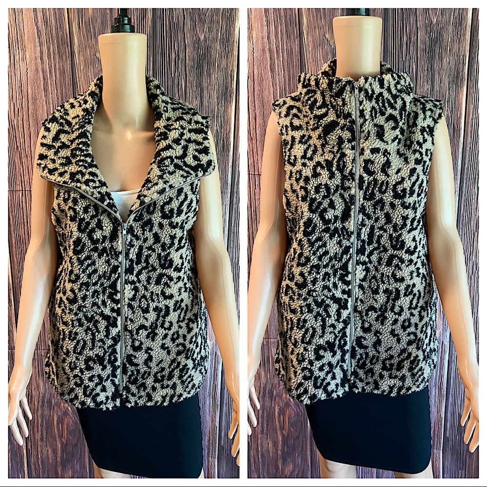Nordstrom Free as a Bird medium NWT faux fur tan & black animal print